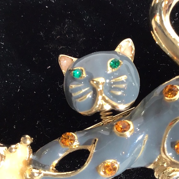 Vintage Trembler enamel cat and mouse brooch/pin - Picture 5 of 9